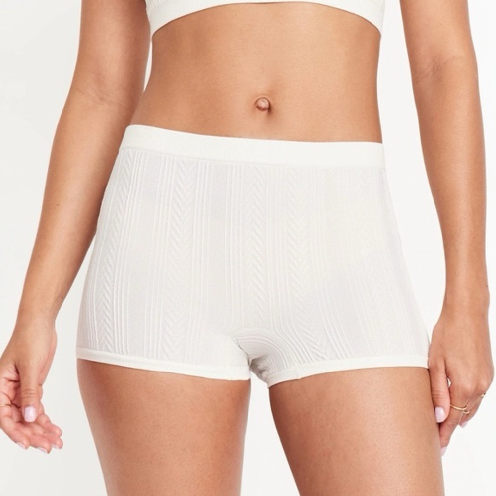 Women's White Cable Knit Shorts
